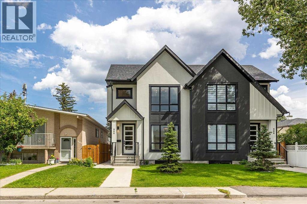 906 39 Street SW, Calgary, Alberta