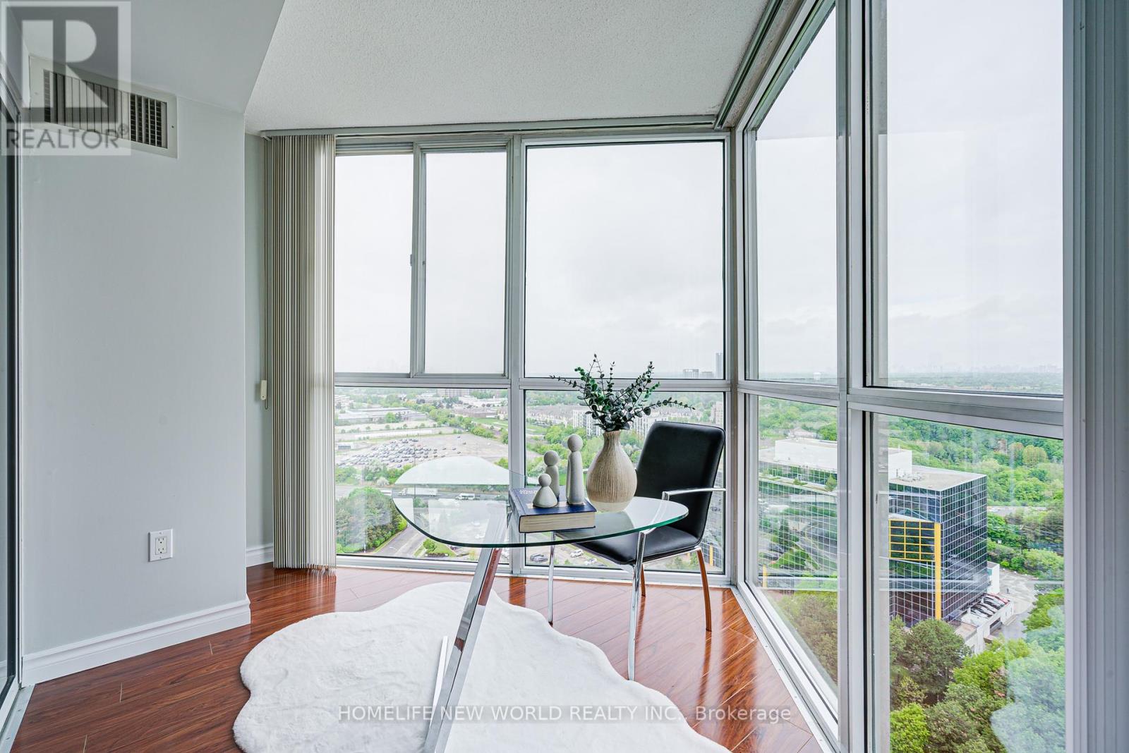 Photo 14 of 2306 5 Concorde Place, Toronto ON