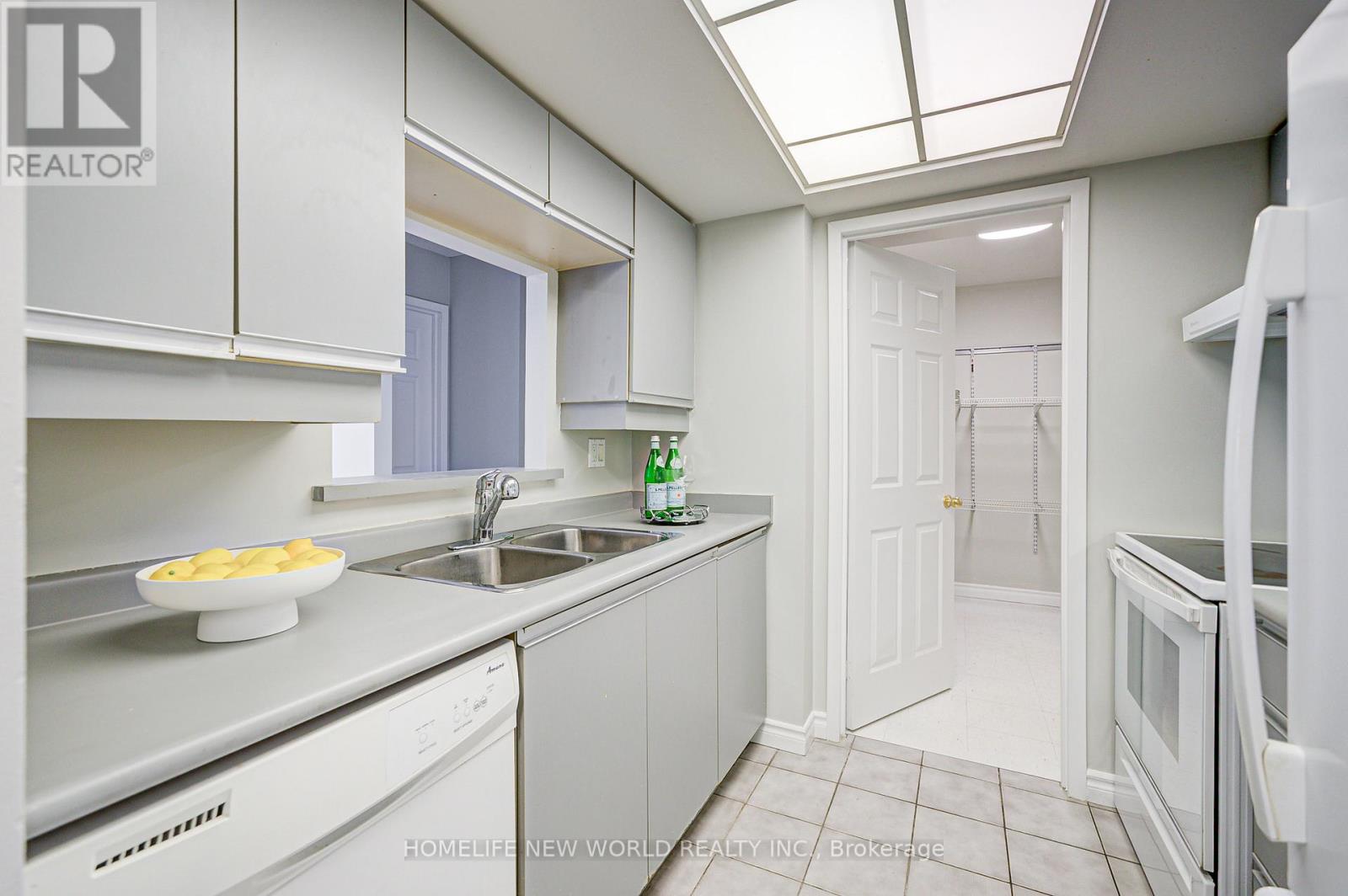 Photo 16 of 2306 5 Concorde Place, Toronto ON