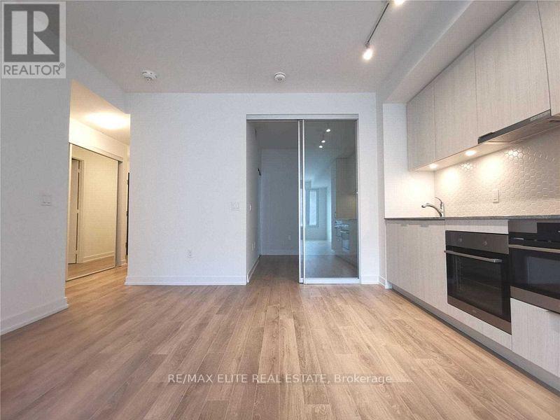 Photo 11 of 201 158 Front Street E, Toronto ON