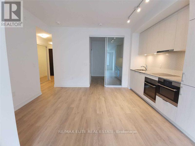 Photo 14 of 201 158 Front Street E, Toronto ON