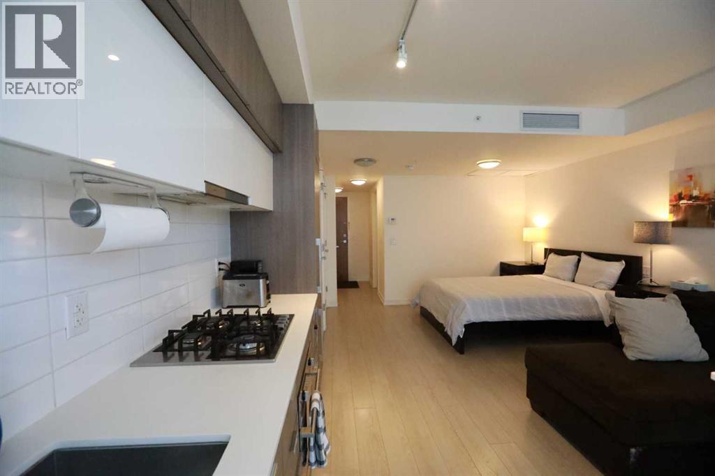 Single Family House Loft for Sale in   Waterfront Mews SW Chinatown Calgary 