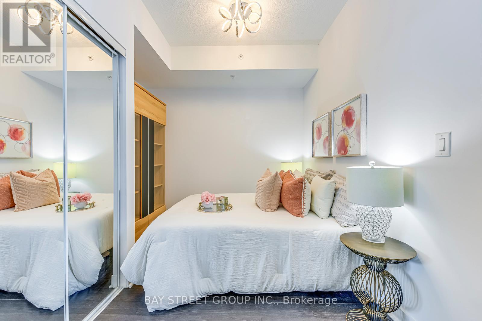 Photo 5 of 609 3985 Grand Park Drive, Mississauga ON