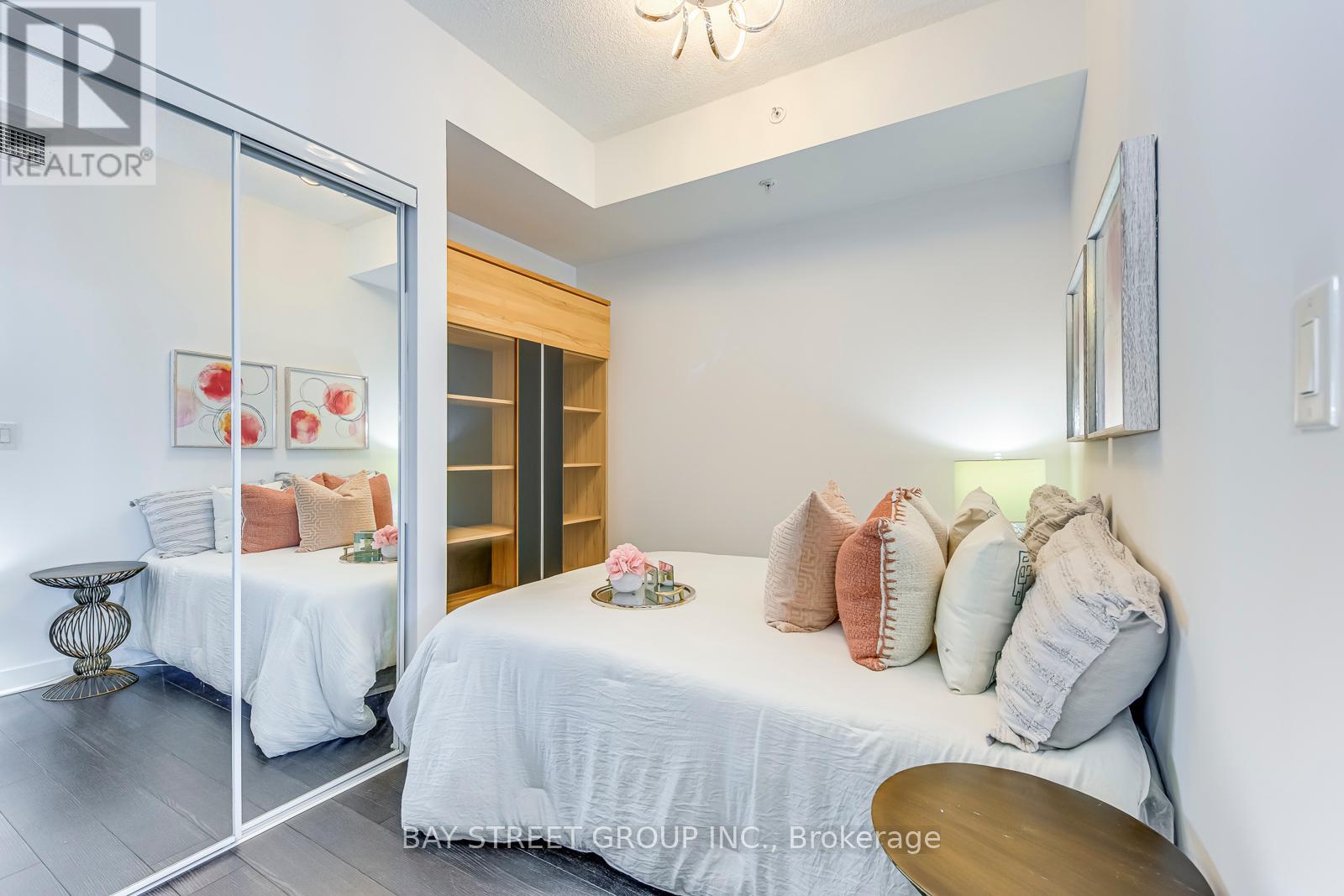 Photo 6 of 609 3985 Grand Park Drive, Mississauga ON