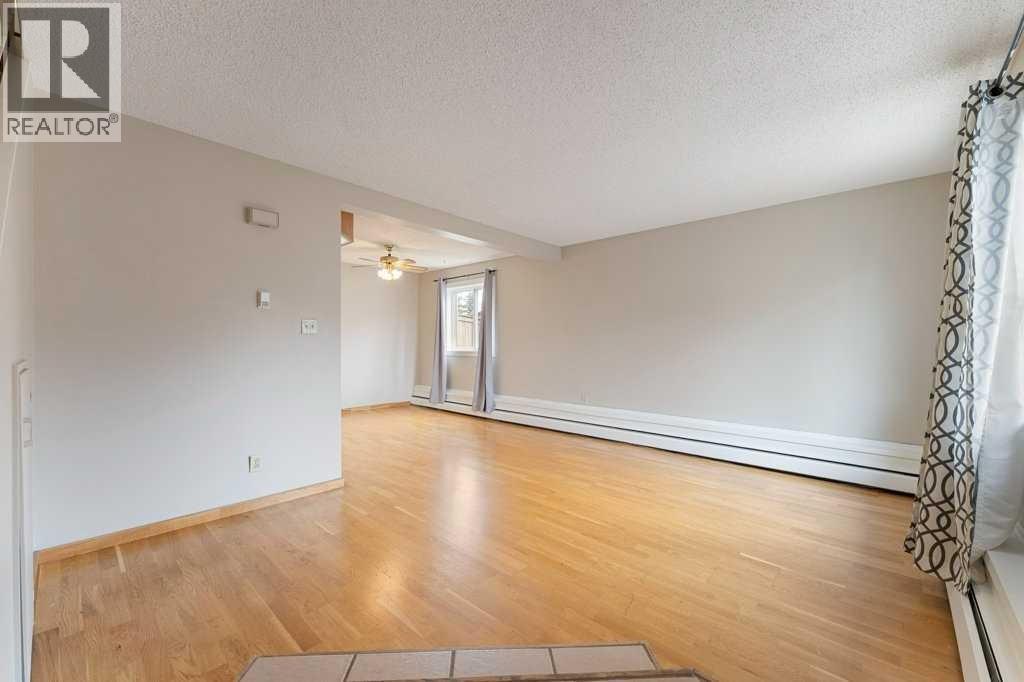 Single Family House for Sale in    Street SW Glenbrook Calgary 