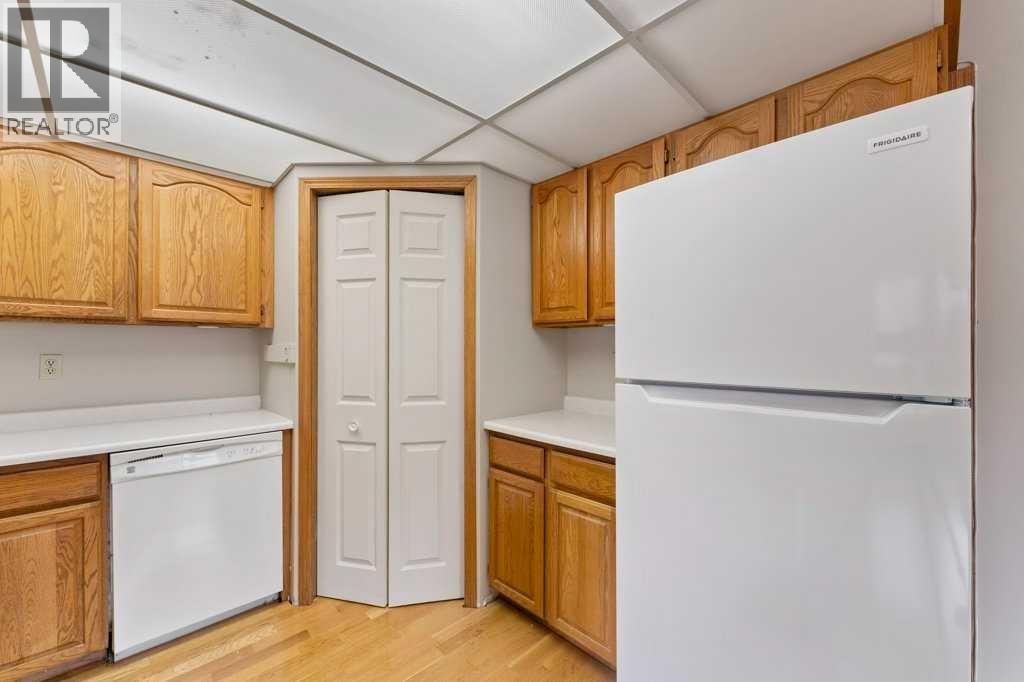 Single Family House for Sale in    Street SW Glenbrook Calgary 