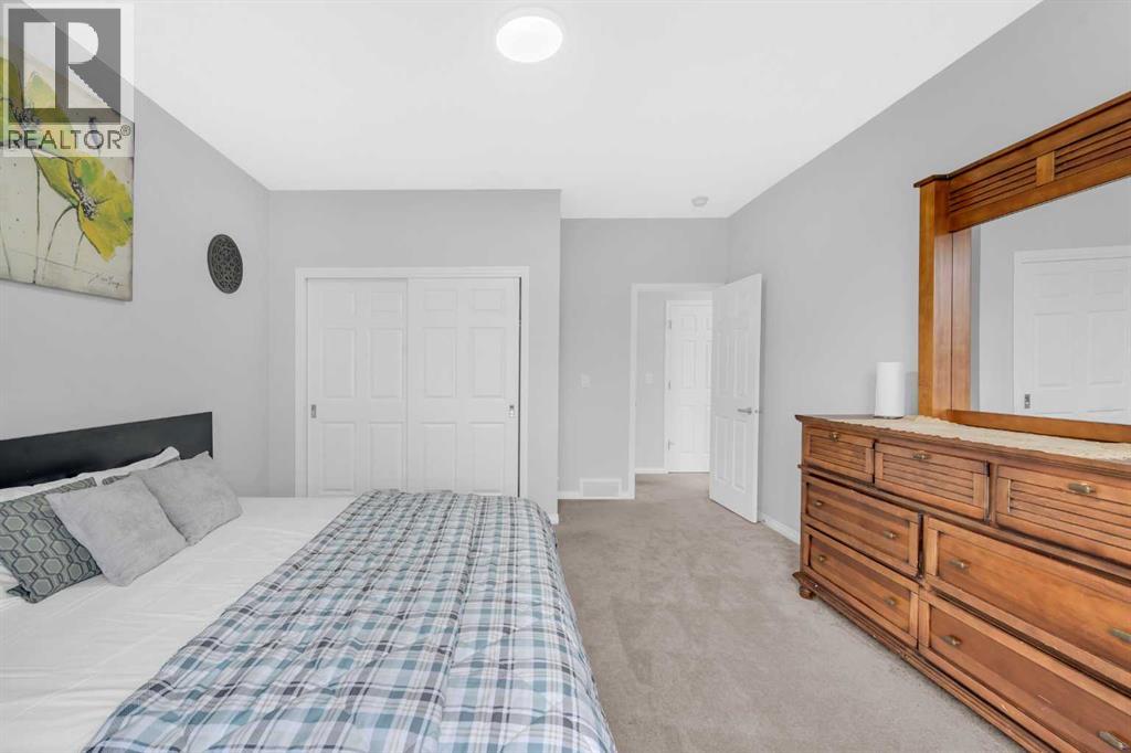 Single Family House for Sale in  Yorkstone Grove SW Yorkville Calgary 