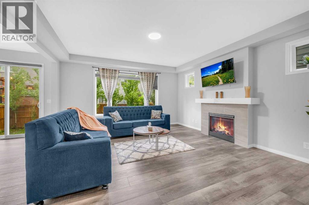Single Family House for Sale in  Yorkstone Grove SW Yorkville Calgary 
