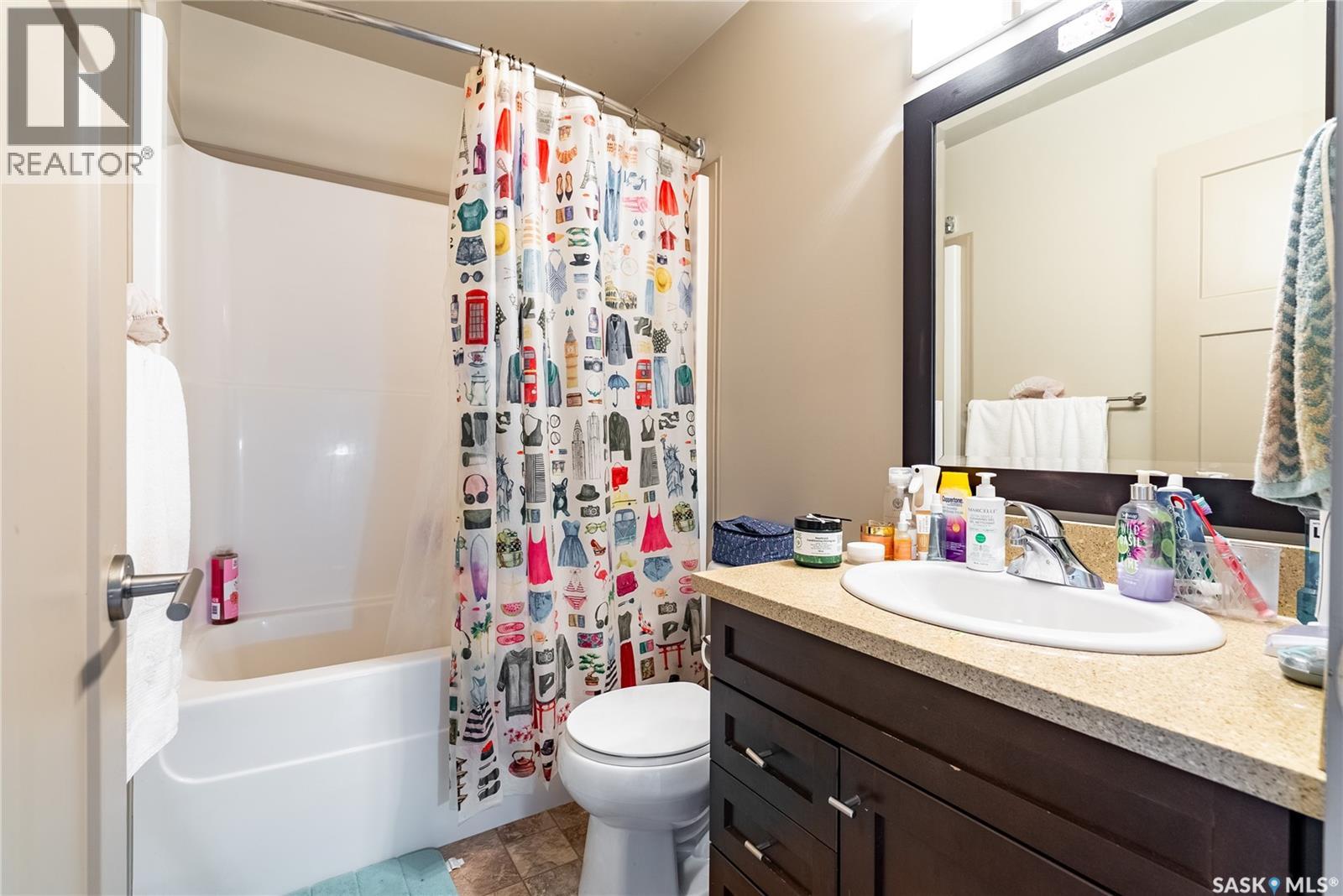 Single Family House 2 Level for Sale in  Maningas BEND Saskatoon 