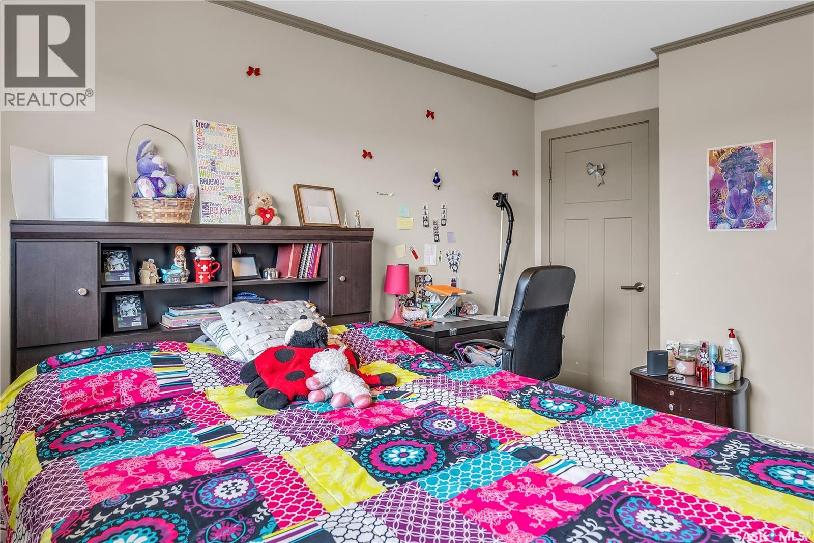 Single Family House 2 Level for Sale in  Maningas BEND Saskatoon 