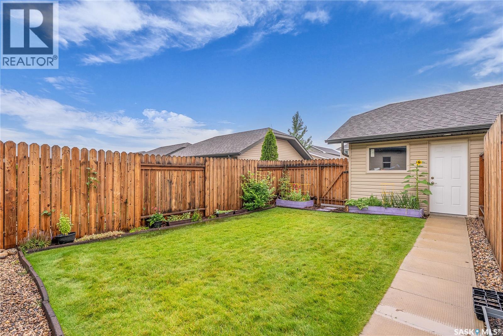 Single Family House 2 Level for Sale in  Maningas BEND Saskatoon 