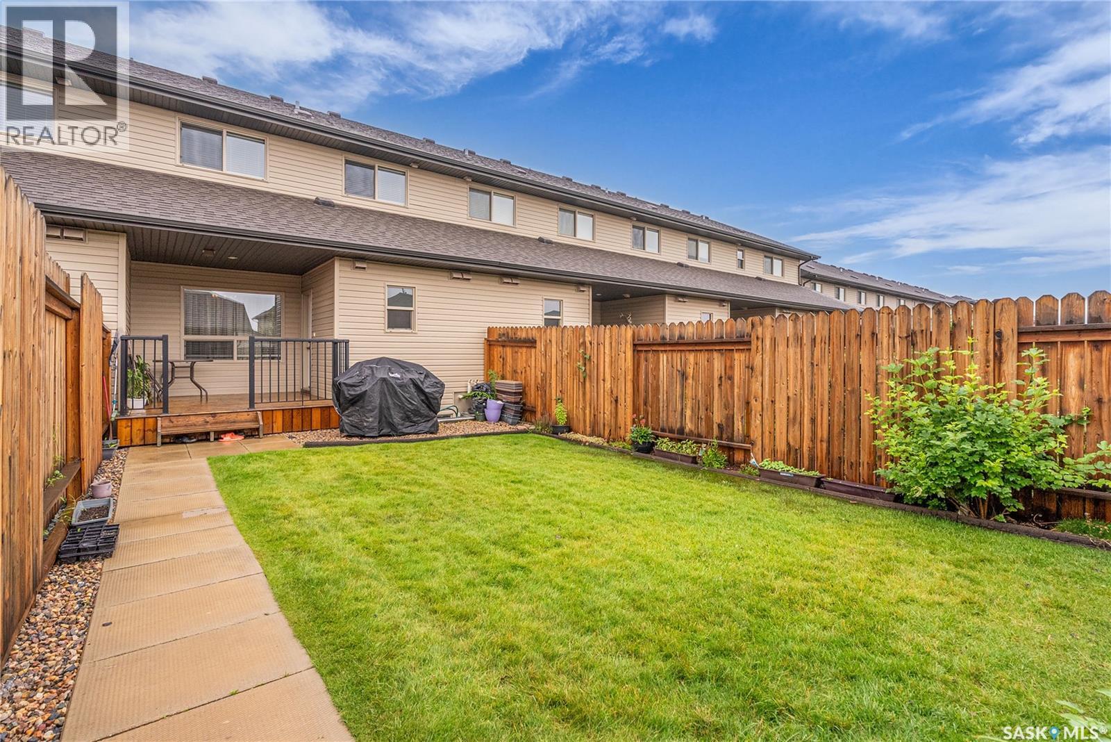 Single Family House 2 Level for Sale in  Maningas BEND Saskatoon 