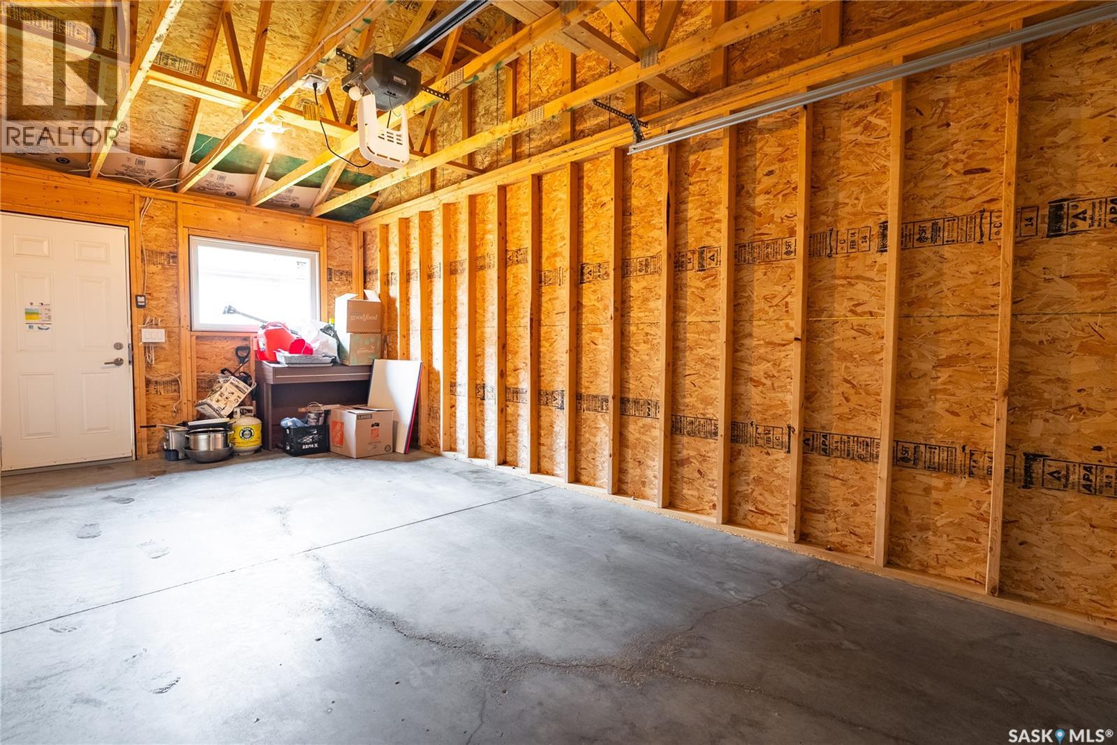 Single Family House 2 Level for Sale in  Maningas BEND Saskatoon 