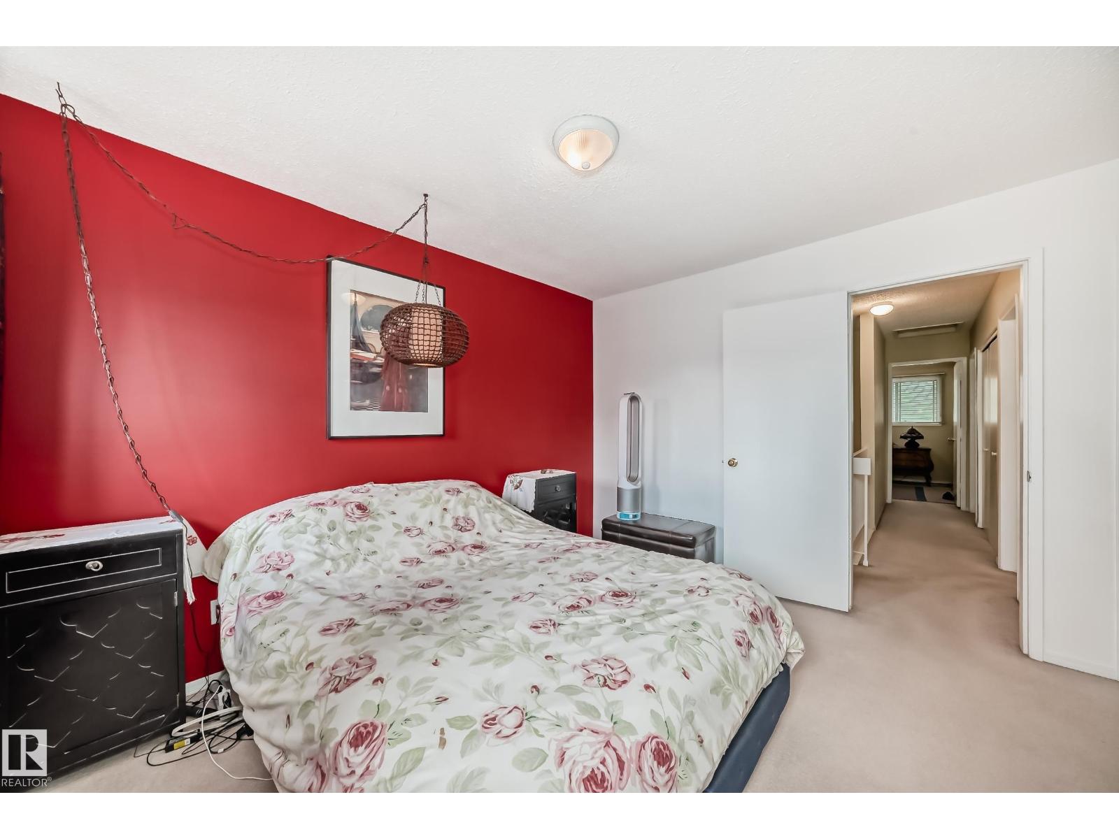 Photo 21 of 1049 Millbourne E Nw, Edmonton AB