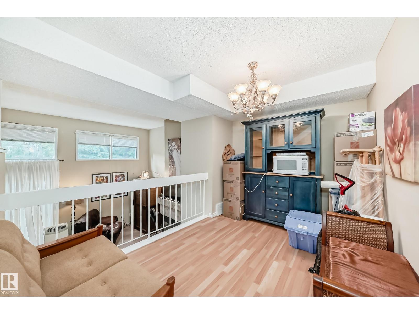 Photo 17 of 1049 Millbourne E Nw, Edmonton AB