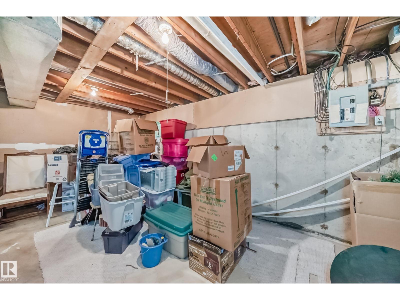 Photo 32 of 1049 Millbourne E Nw, Edmonton AB