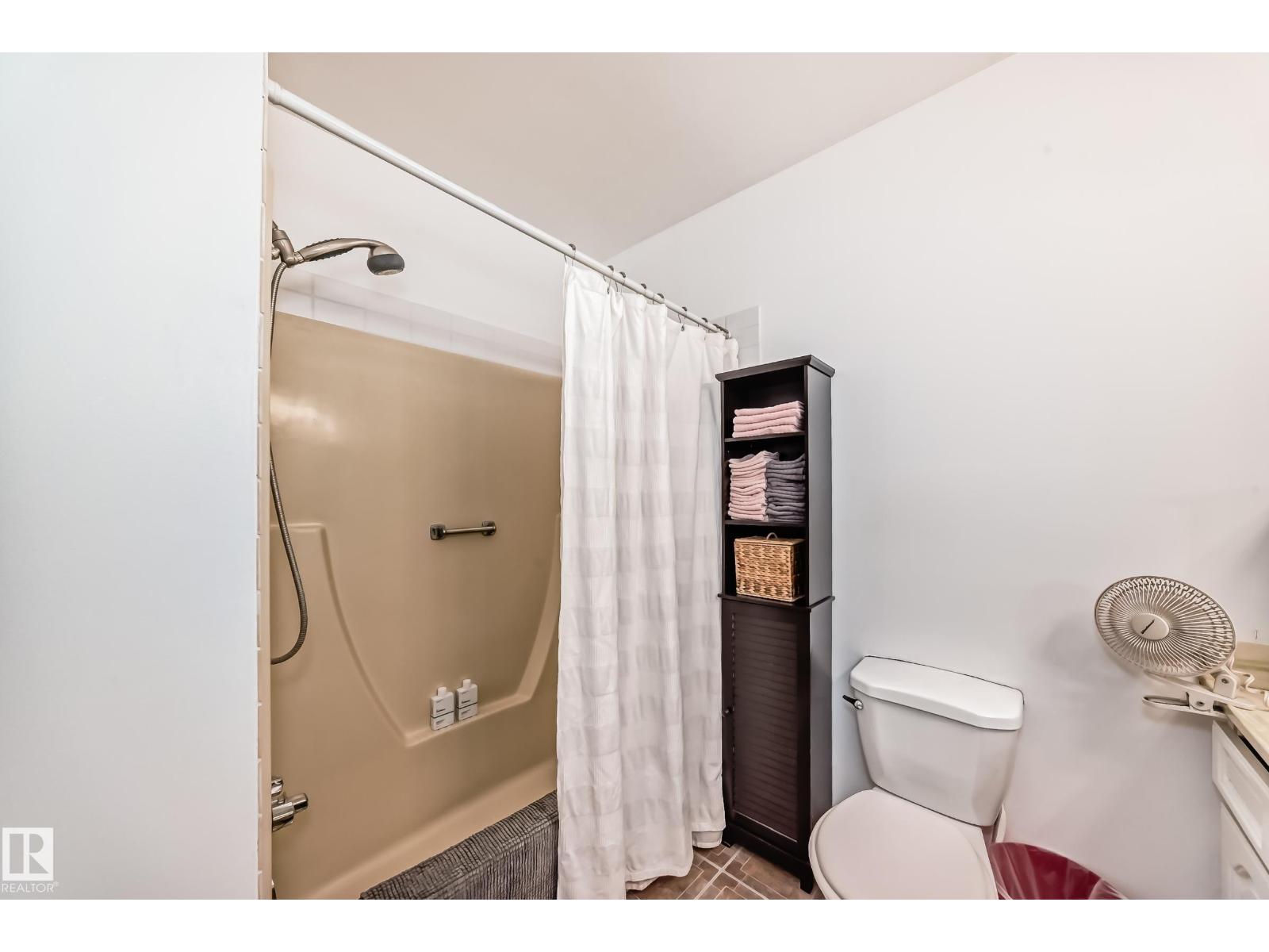 Photo 31 of 1049 Millbourne E Nw, Edmonton AB