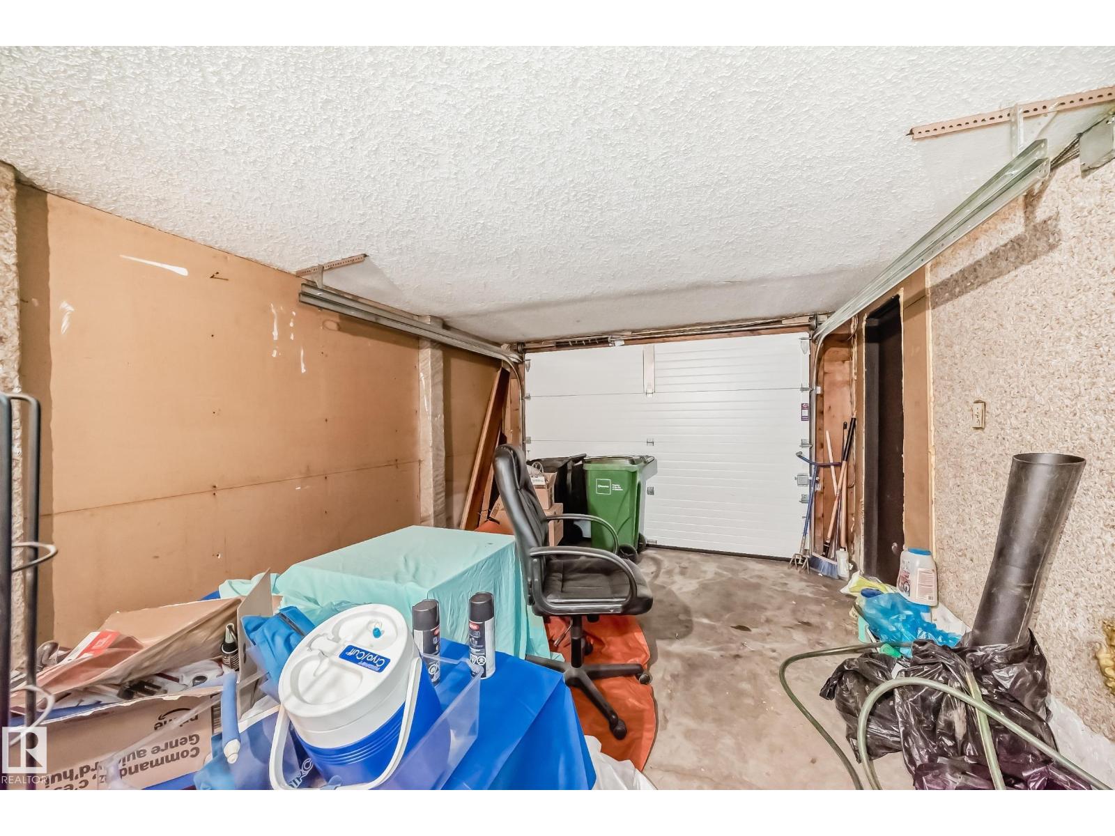 Photo 37 of 1049 Millbourne E Nw, Edmonton AB