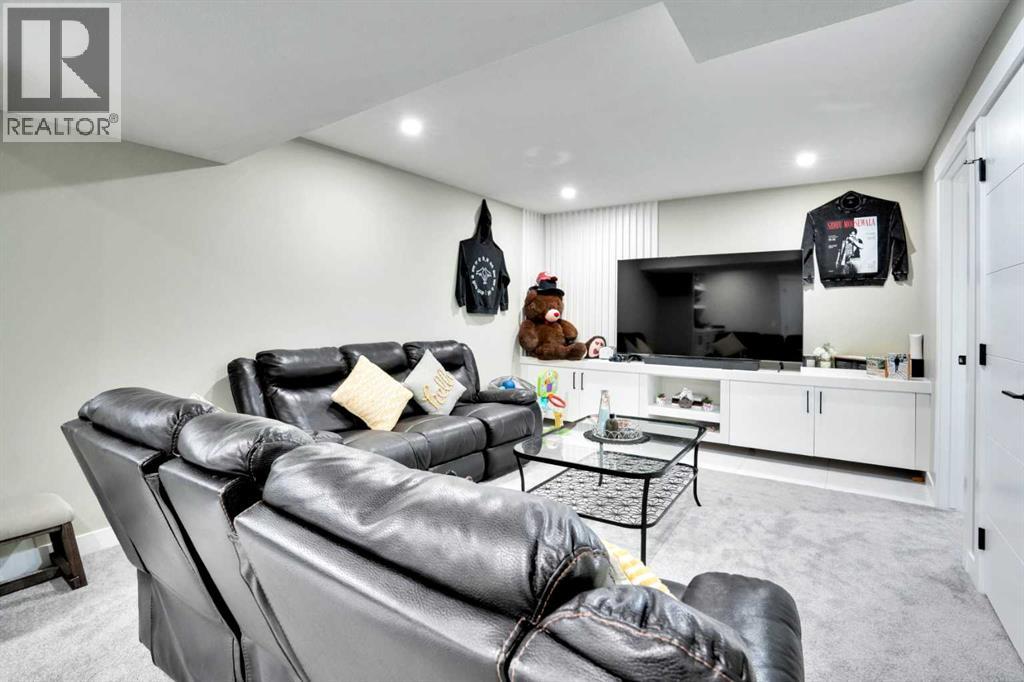 Single Family House for Sale in  Saddlehorn Crescent NE Saddle Ridge Calgary 