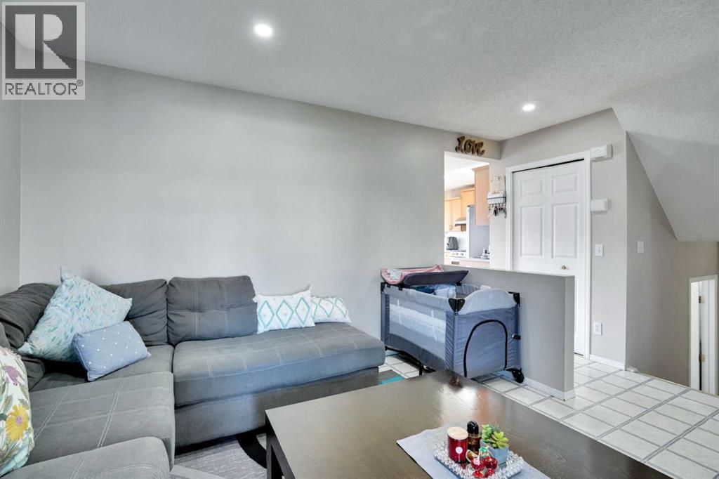 Single Family House for Sale in  Saddlehorn Crescent NE Saddle Ridge Calgary 