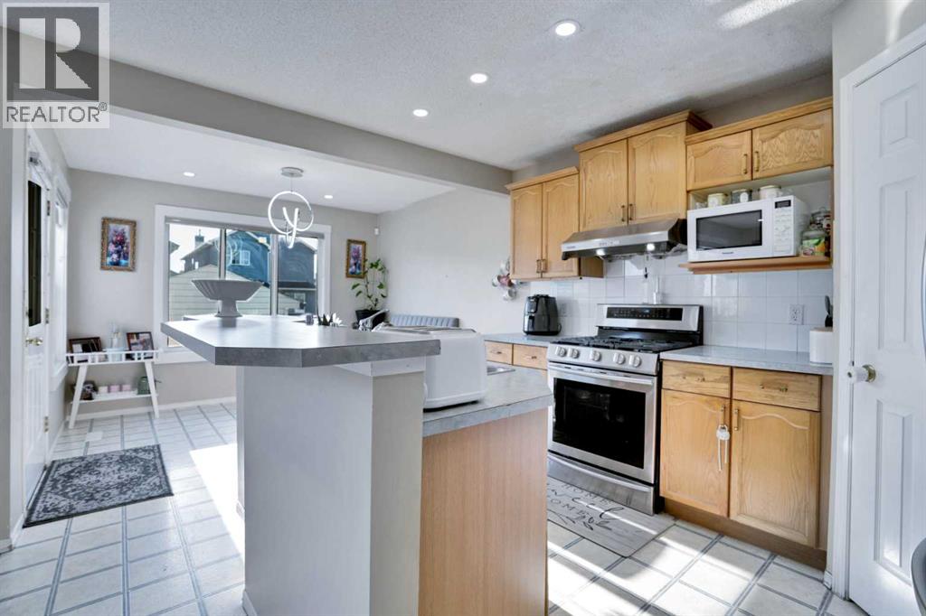Single Family House for Sale in  Saddlehorn Crescent NE Saddle Ridge Calgary 