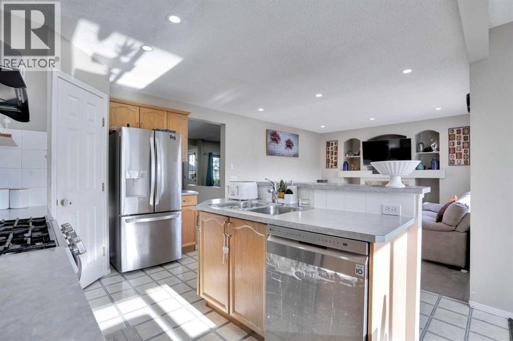 Single Family House for Sale in  Saddlehorn Crescent NE Saddle Ridge Calgary 