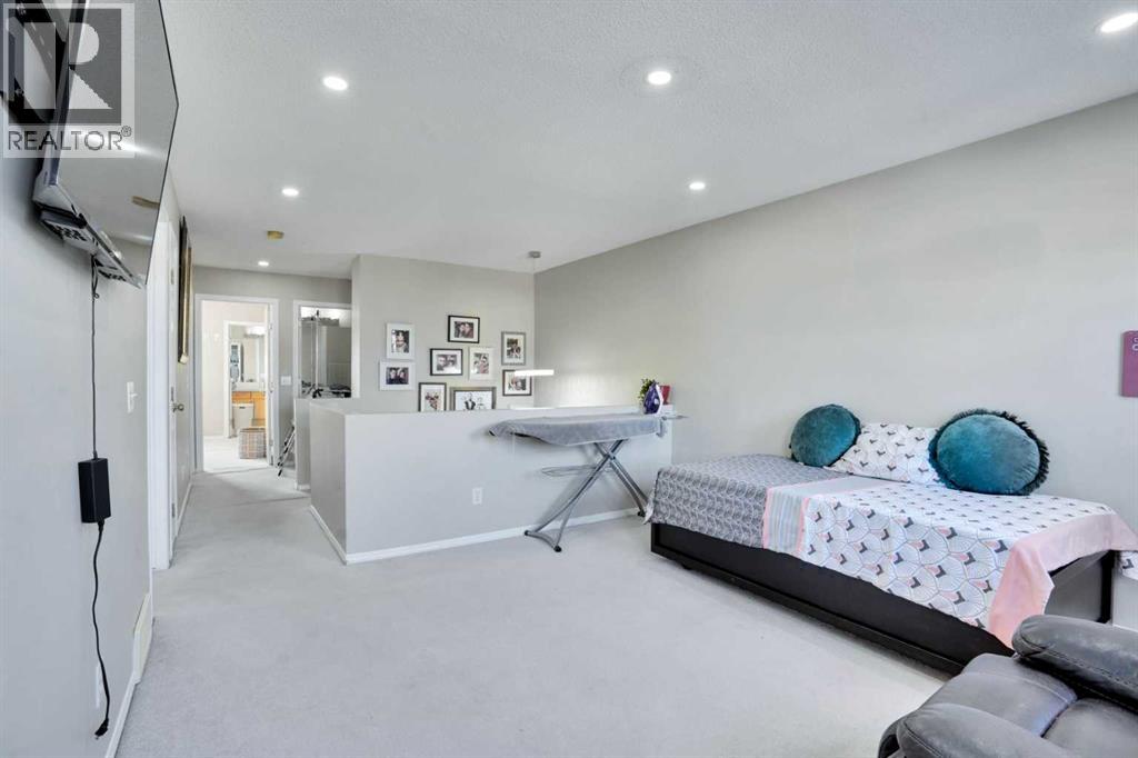 Single Family House for Sale in  Saddlehorn Crescent NE Saddle Ridge Calgary 