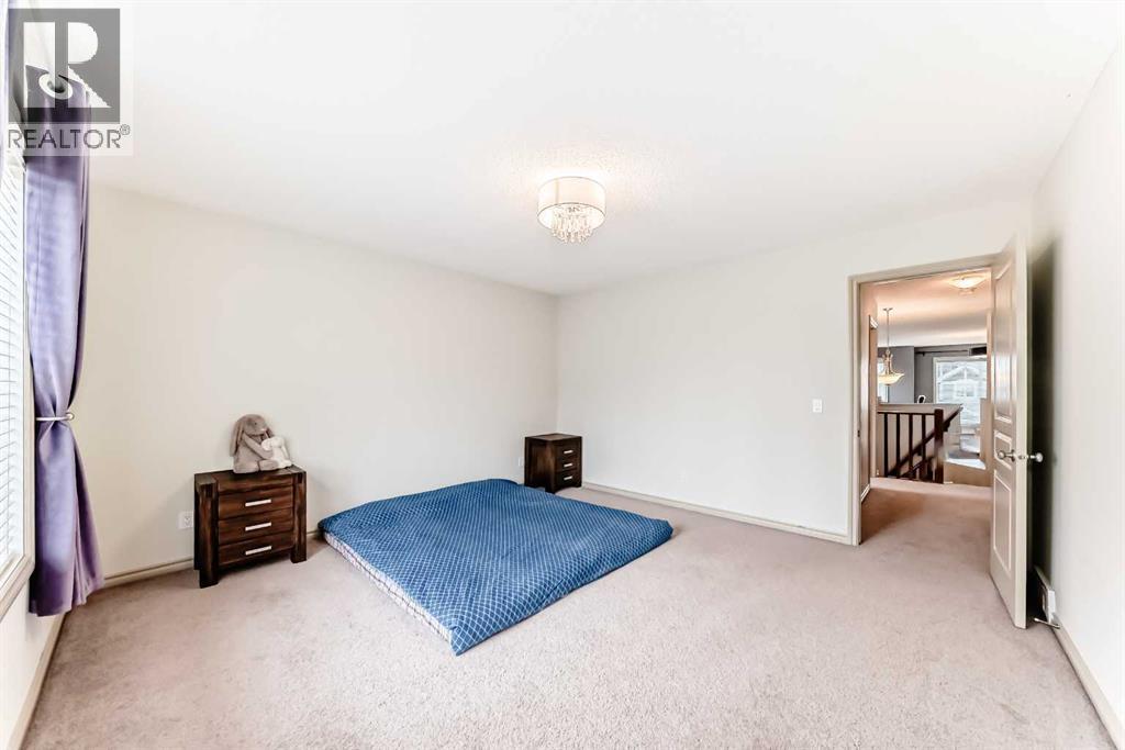 Single Family House for Sale in  Aspen Hills Close SW Aspen Woods Calgary 