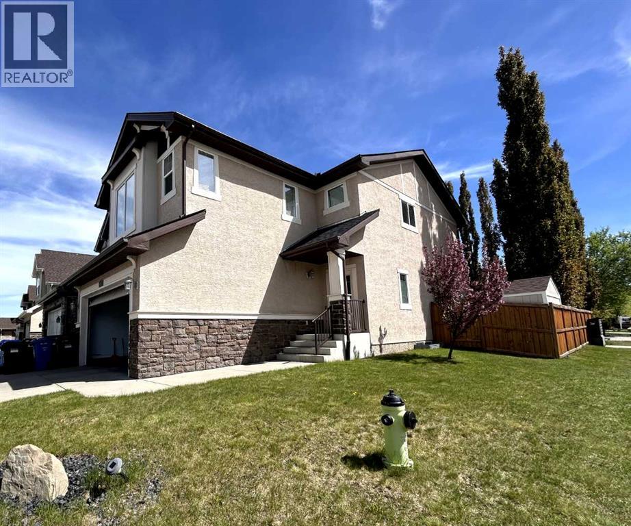 Single Family House for Sale in  Aspen Hills Close SW Aspen Woods Calgary 