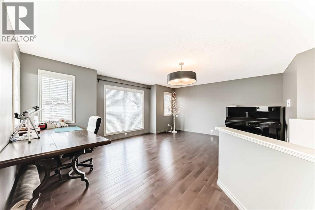 Single Family House for Sale in  Aspen Hills Close SW Aspen Woods Calgary 