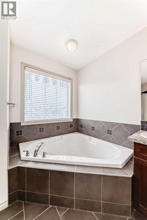 Single Family House for Sale in  Aspen Hills Close SW Aspen Woods Calgary 