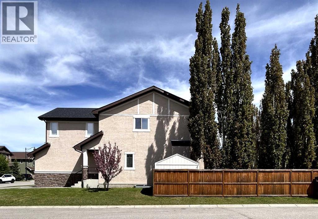 Single Family House for Sale in  Aspen Hills Close SW Aspen Woods Calgary 