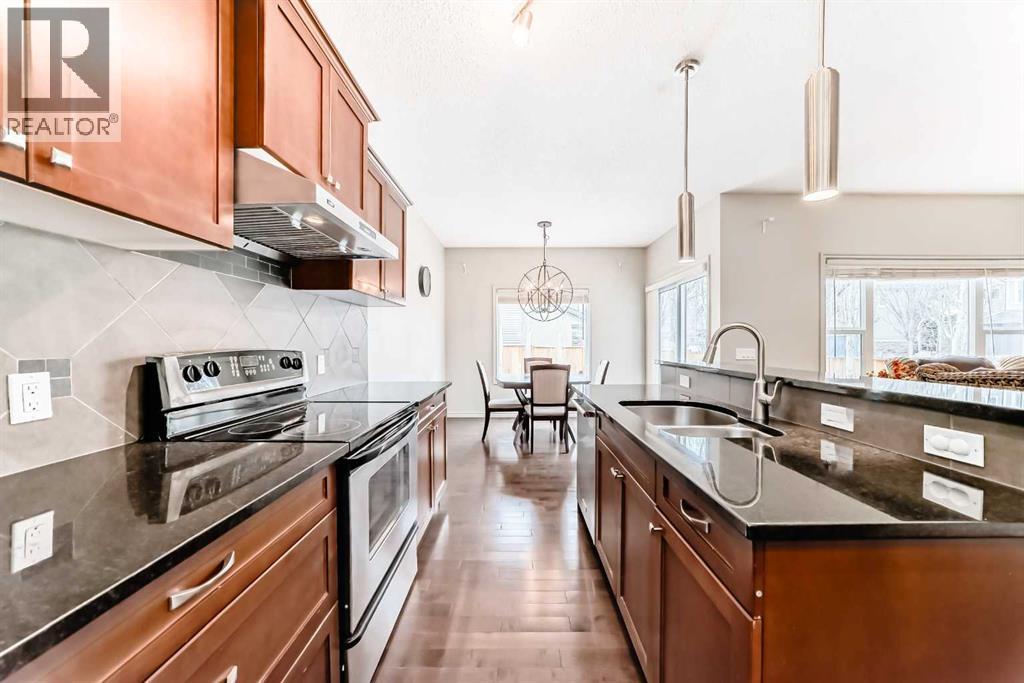 Single Family House for Sale in  Aspen Hills Close SW Aspen Woods Calgary 