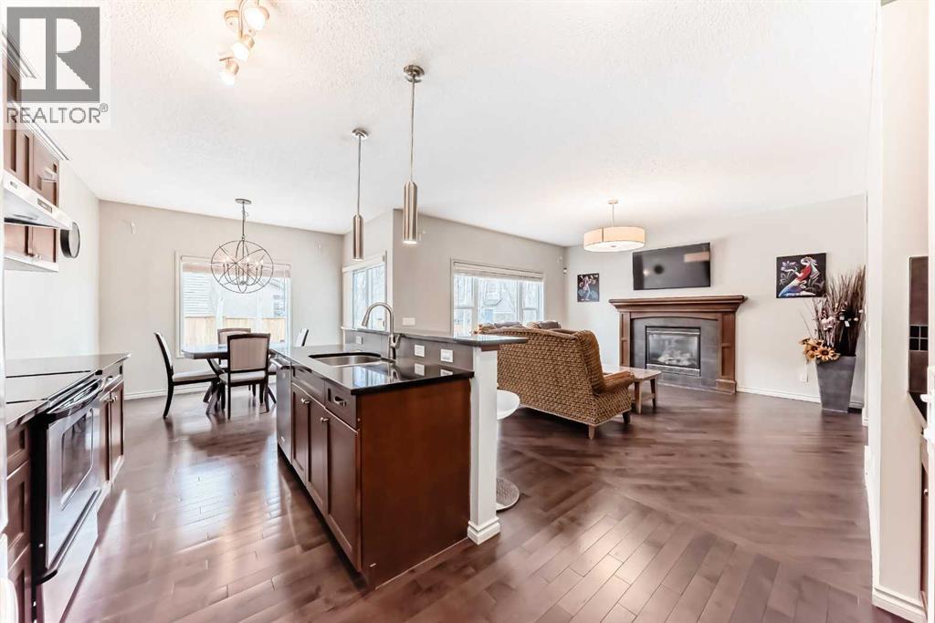 Single Family House for Sale in  Aspen Hills Close SW Aspen Woods Calgary 