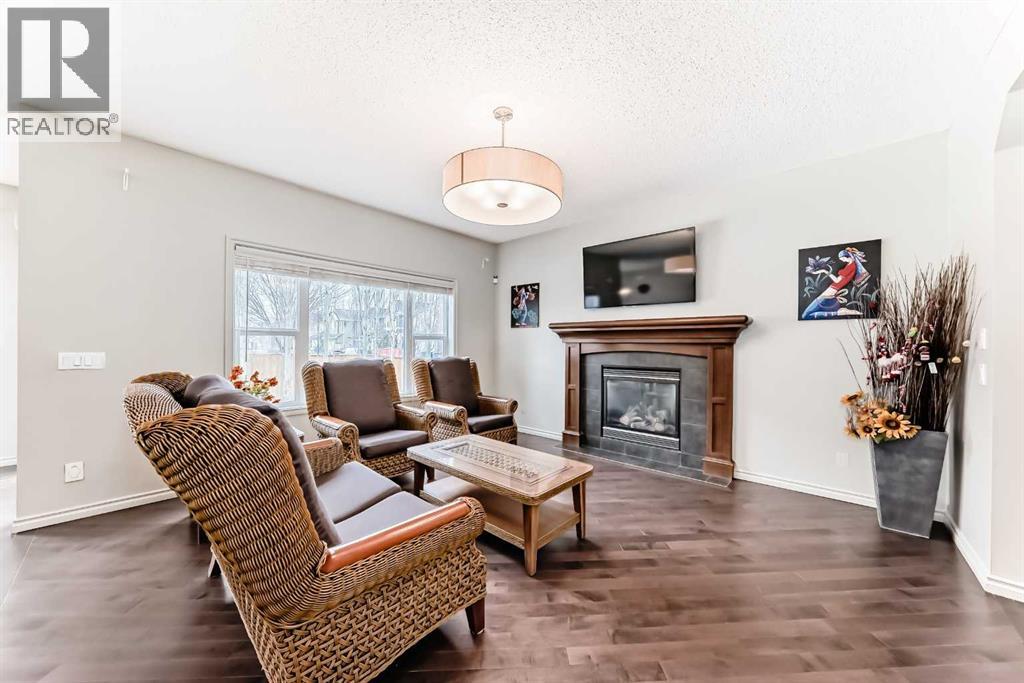 Single Family House for Sale in  Aspen Hills Close SW Aspen Woods Calgary 