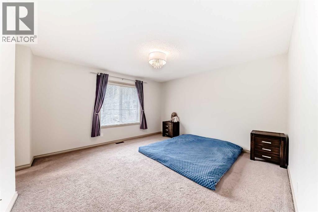 Single Family House for Sale in  Aspen Hills Close SW Aspen Woods Calgary 