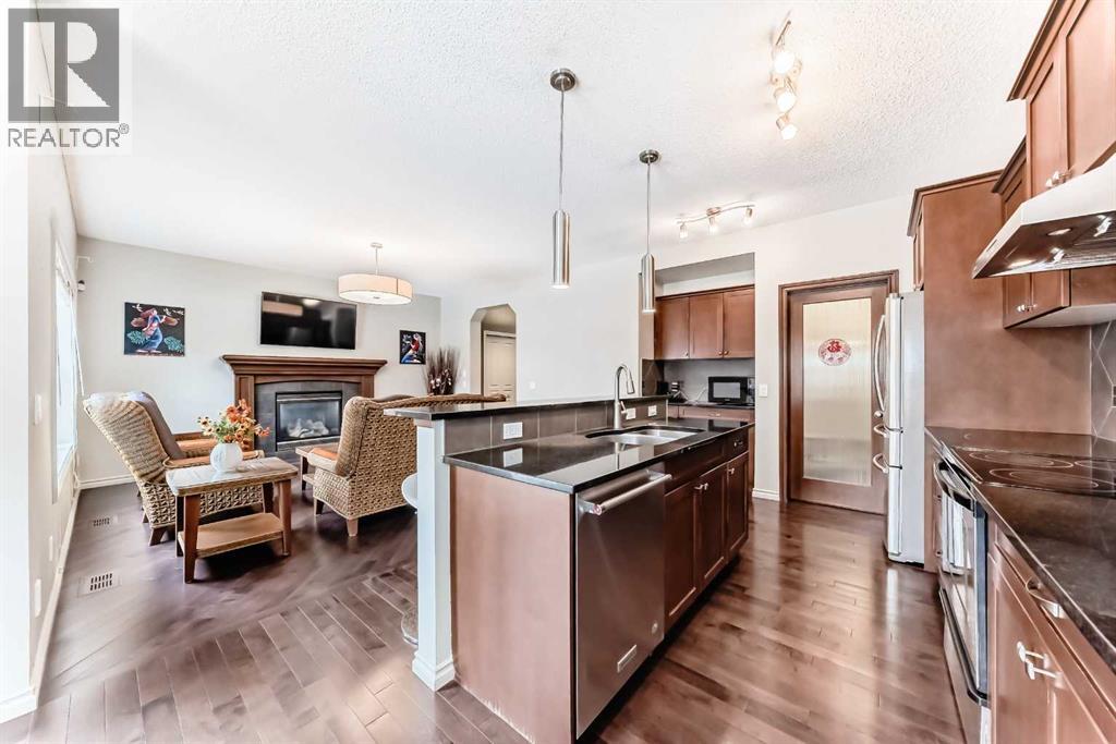 Single Family House for Sale in  Aspen Hills Close SW Aspen Woods Calgary 