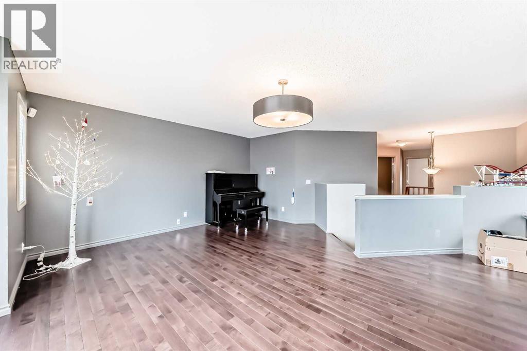Single Family House for Sale in  Aspen Hills Close SW Aspen Woods Calgary 