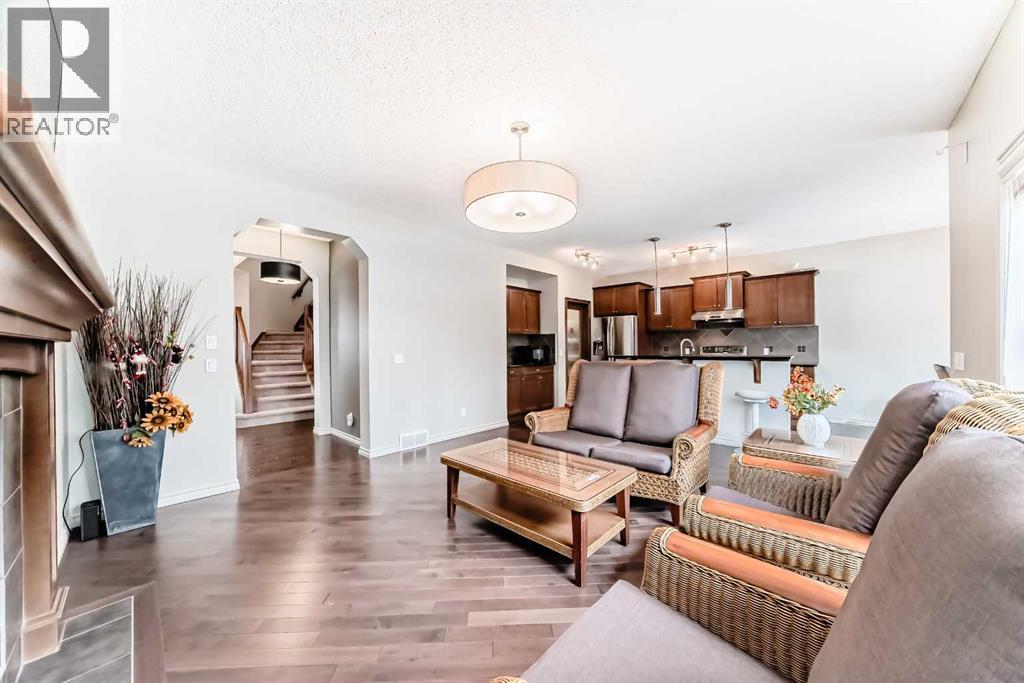 Single Family House for Sale in  Aspen Hills Close SW Aspen Woods Calgary 