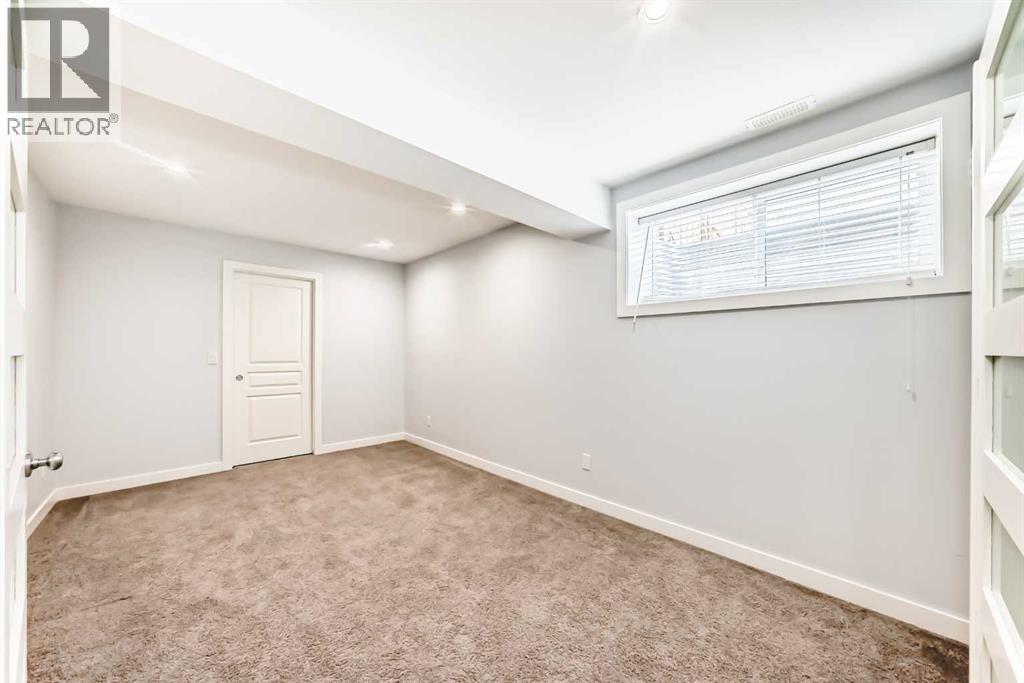Single Family House for Sale in  Aspen Hills Close SW Aspen Woods Calgary 