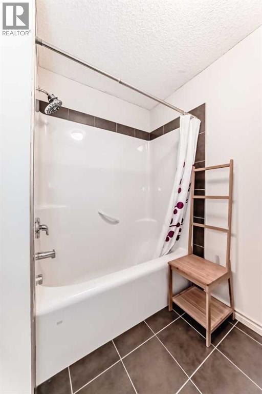 Single Family House for Sale in  Aspen Hills Close SW Aspen Woods Calgary 