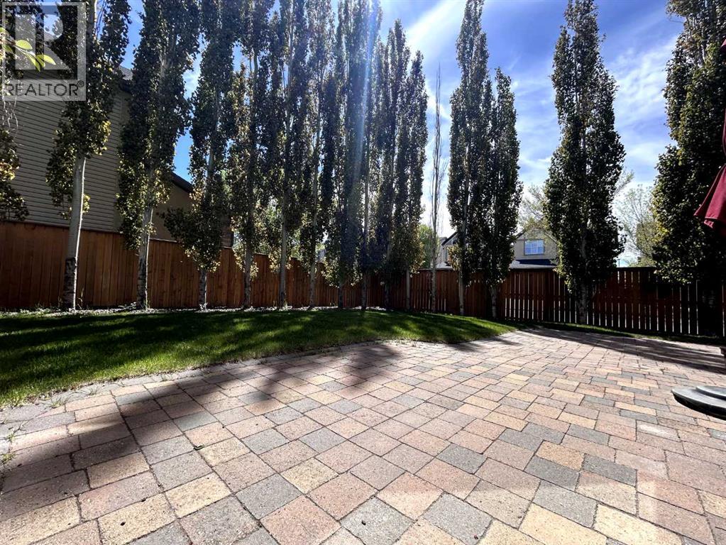 Single Family House for Sale in  Aspen Hills Close SW Aspen Woods Calgary 