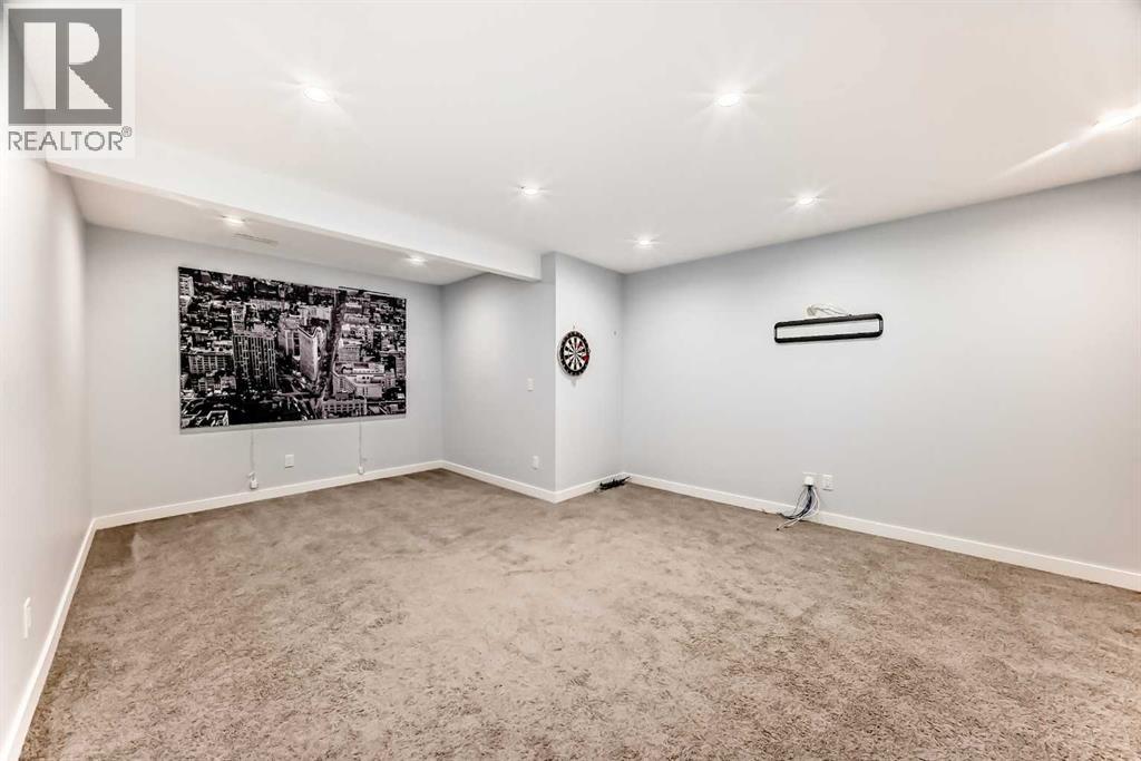 Single Family House for Sale in  Aspen Hills Close SW Aspen Woods Calgary 