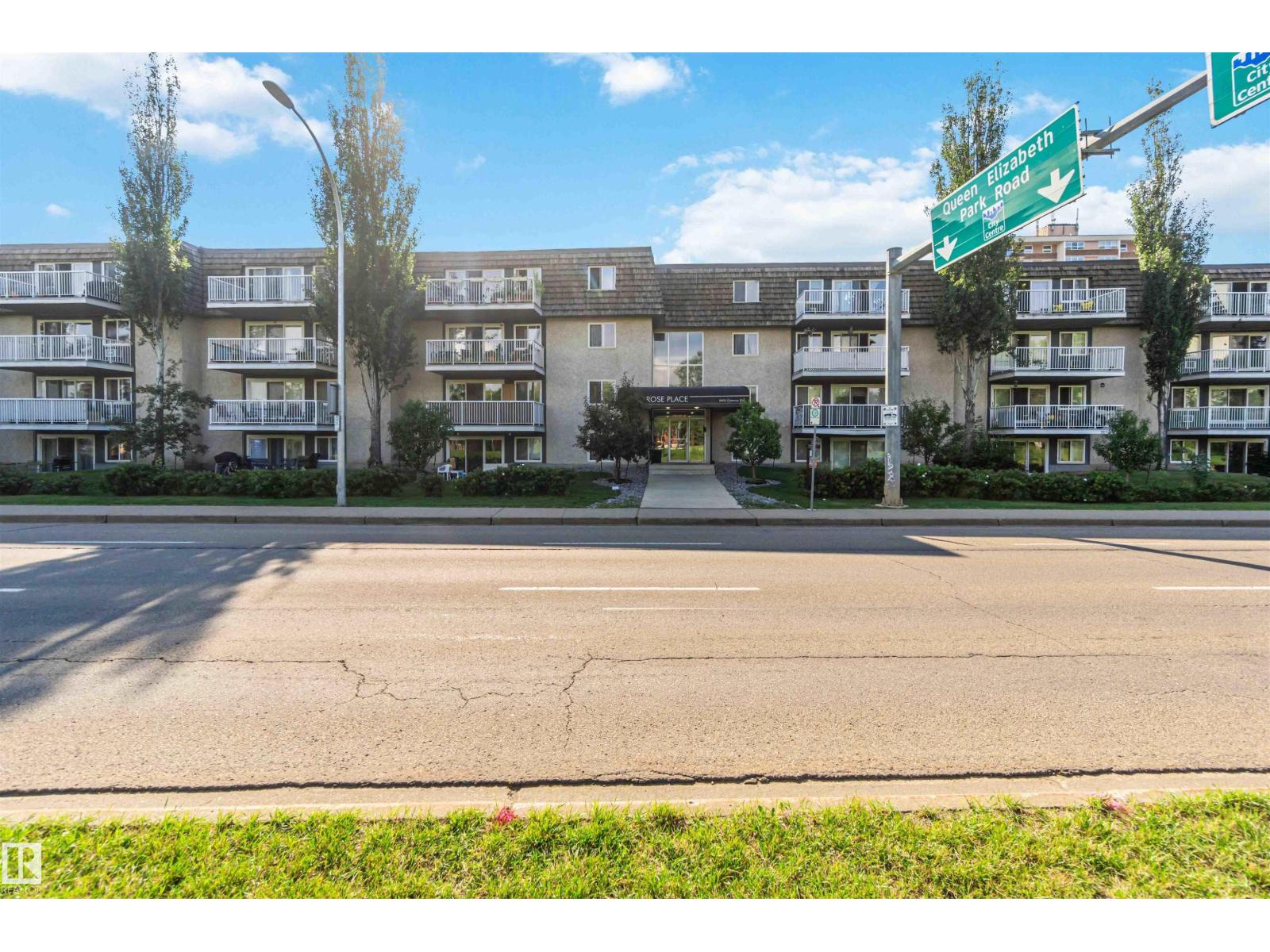 Photo 2 of 310 8604 Gateway Bv Nw, Edmonton AB