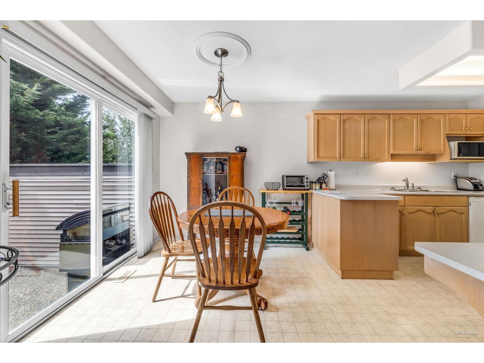 Photo 4 of 101 46360 Valleyview Road Promontory, Chilliwack BC