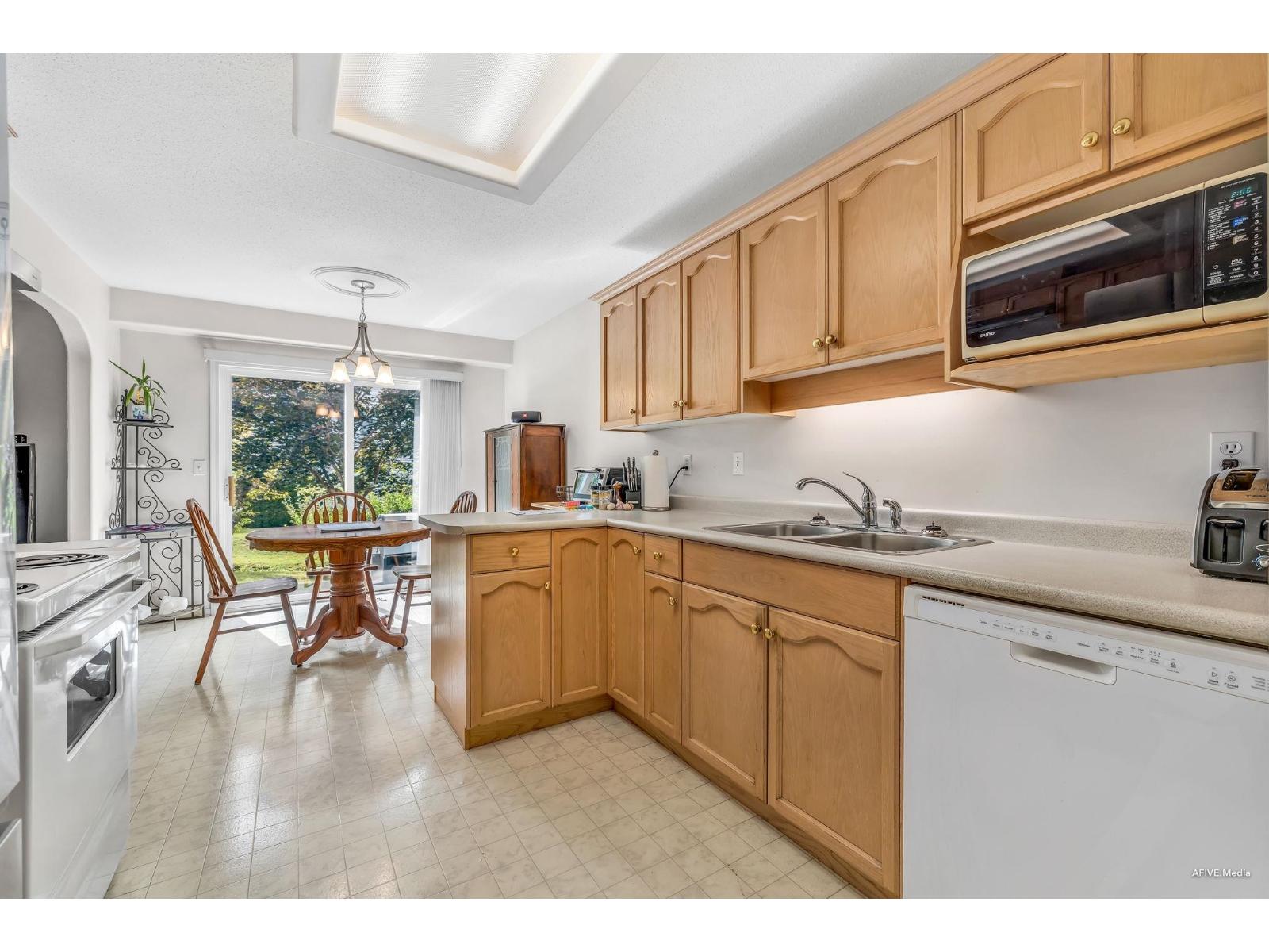 Photo 3 of 101 46360 Valleyview Road Promontory, Chilliwack BC