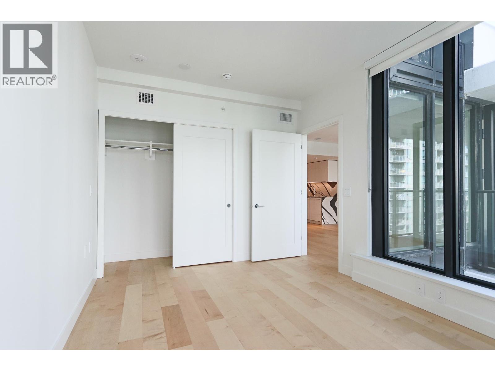 Photo 16 of 611 135 E 13 Street, North Vancouver BC
