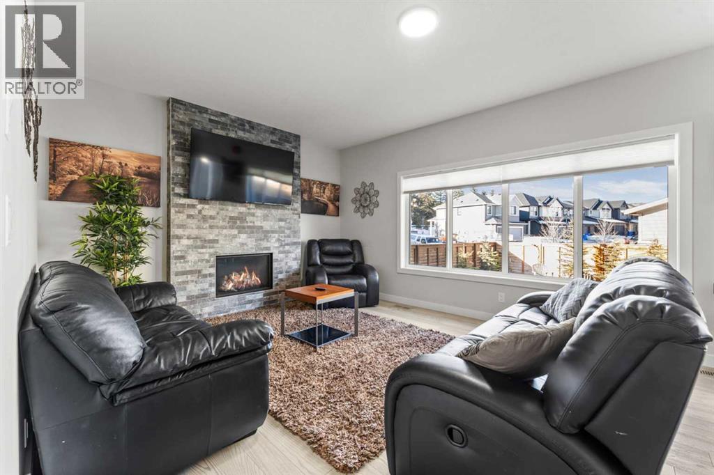 Single Family House for Sale in  Shawnee Terrace SW Shawnee Slopes Calgary 