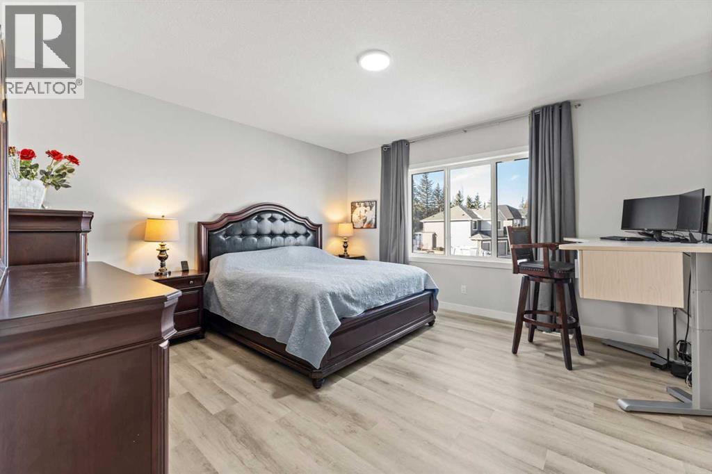 Single Family House for Sale in  Shawnee Terrace SW Shawnee Slopes Calgary 