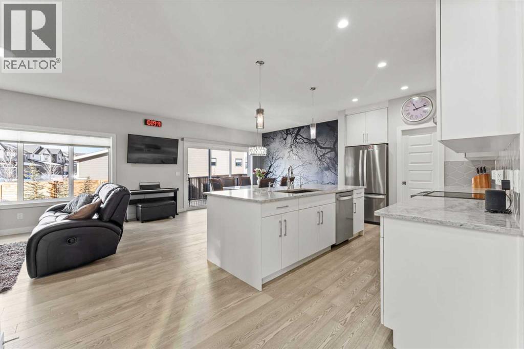 Single Family House for Sale in  Shawnee Terrace SW Shawnee Slopes Calgary 
